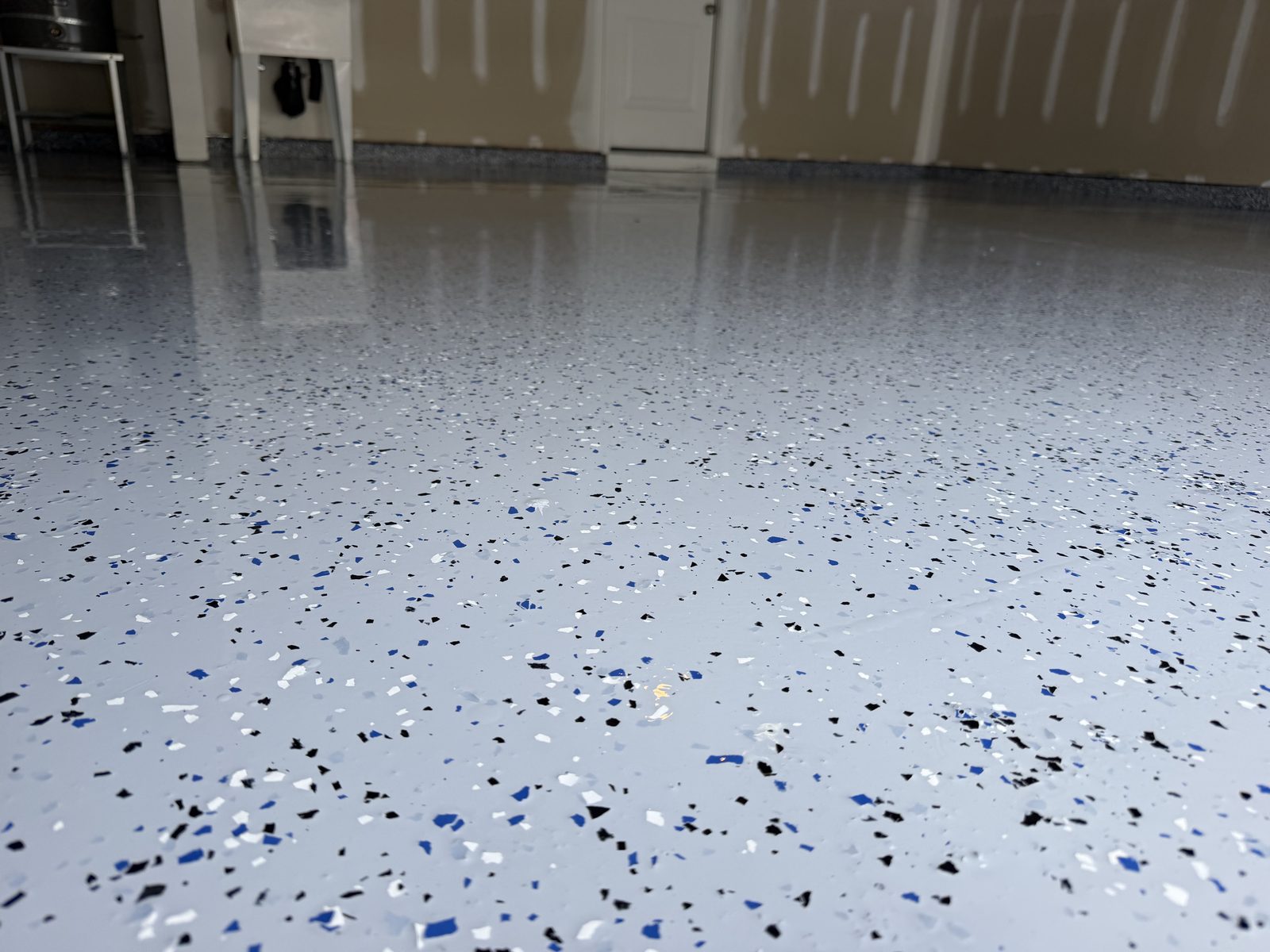 Finished flake epoxy floor, wide angle